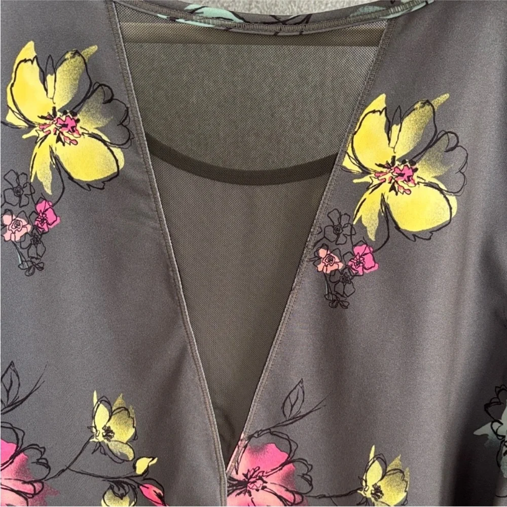 Ideology Sleeveless Tank Top - XL Gray with Pink Teal and Yellow Accents - Picture 3 of 9